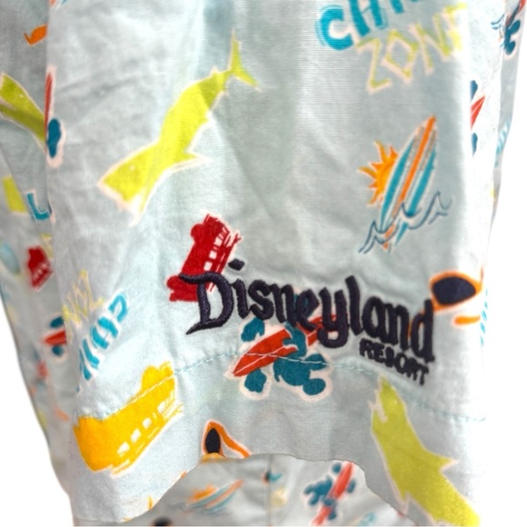 Disney Parks Disneyland Boy’s XS Button Up Short Sleeve Shirt Mickey Mouse Print - Picture 4 of 5